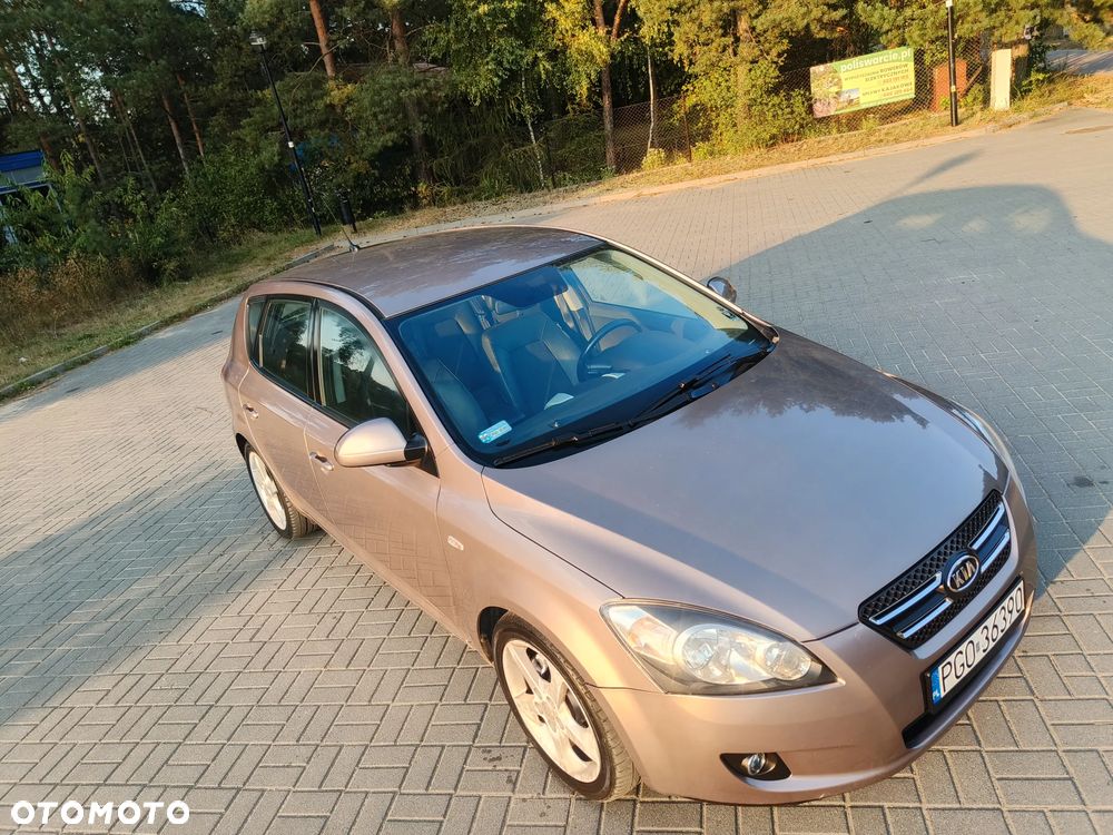 Kia Ceed Cee'd 2.0 crdi Optimum + - 17
