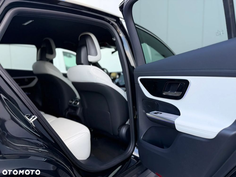 Mercedes-Benz GLC - 30