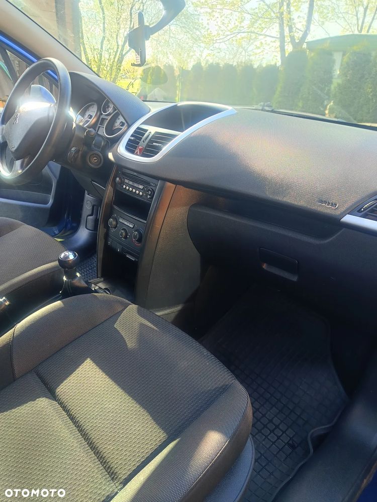 Peugeot 207 1.4 - 14