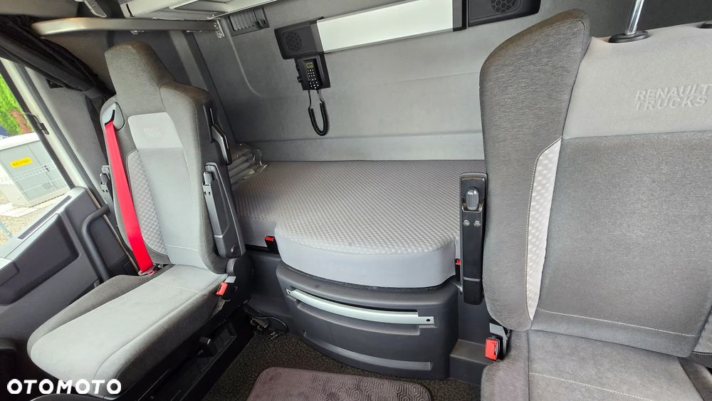 Renault T 520 - 12