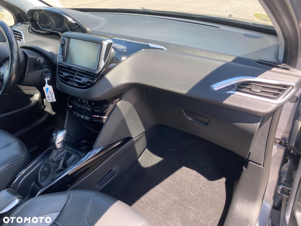 Peugeot 2008 BlueHDi 100 STOP & START Allure - 20