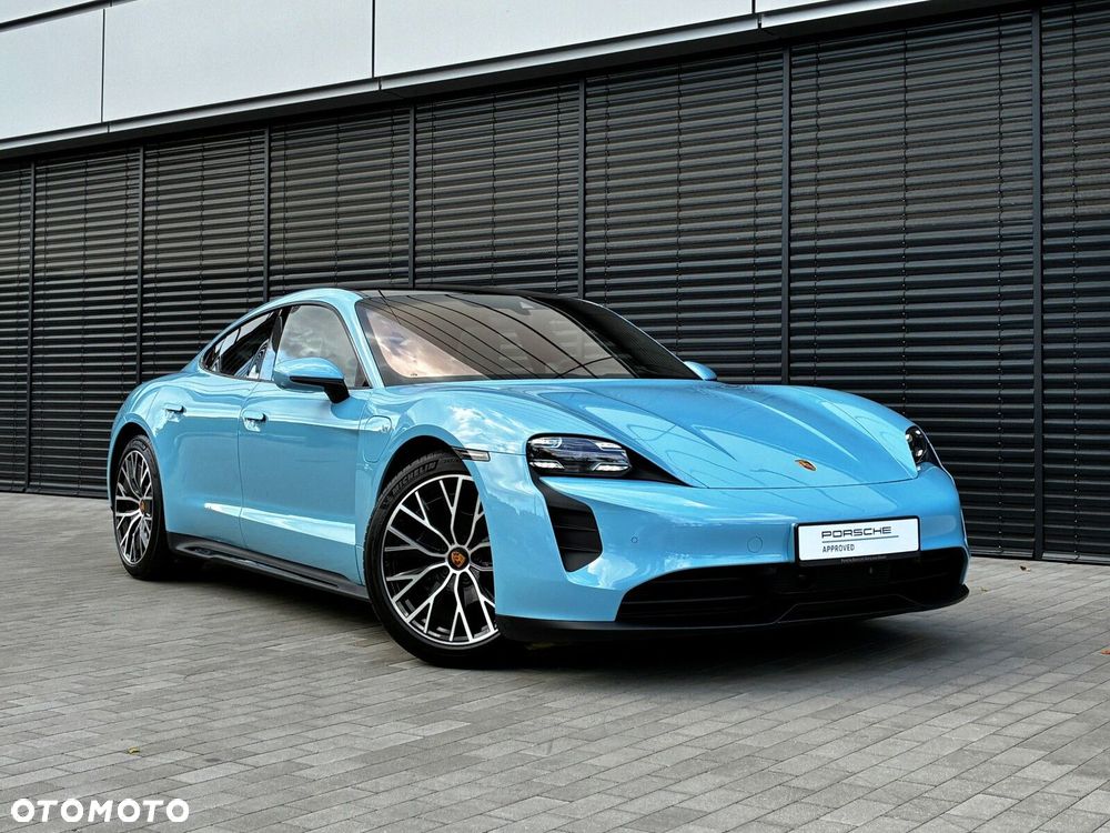 Porsche Taycan - 8