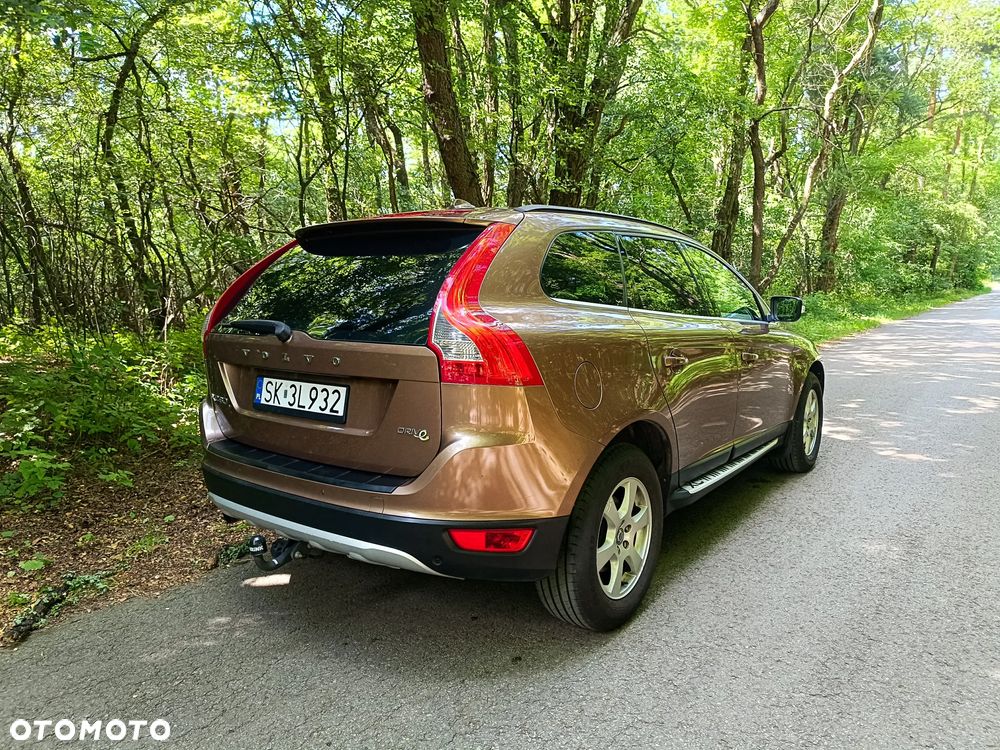 Volvo XC 60 DRIVe R Design - 4