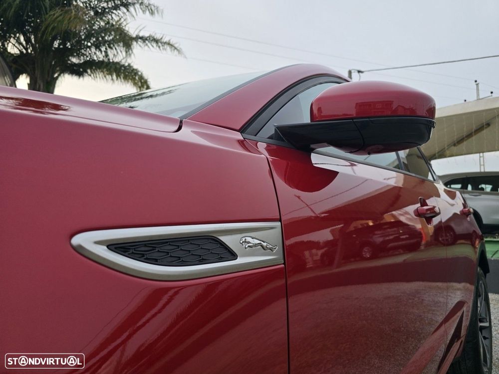 Jaguar E-Pace 1.5 P300e R-Dynamic SE AWD Aut. - 14