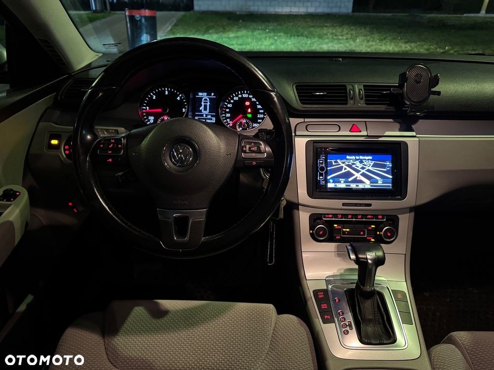 Volkswagen Passat 2.0 TDI Comfortline DSG - 5