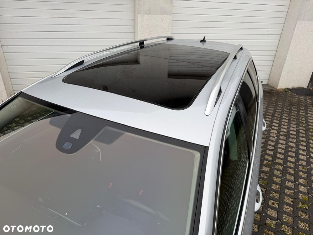 Volkswagen Passat Variant 1.6 TDI DPF BlueMot Highline - 15