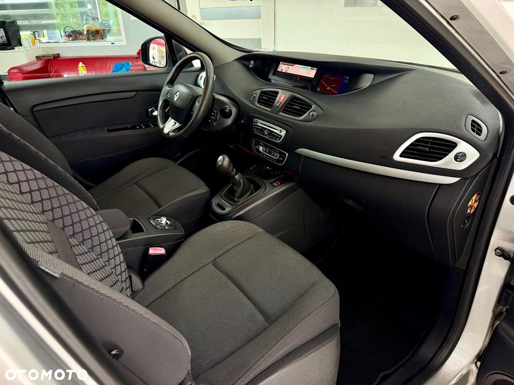 Renault Scenic 1.6 16V 110 LIMITED - 26