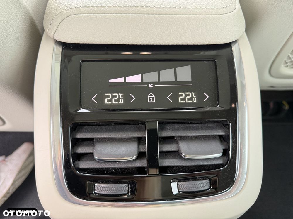 Volvo XC 60 - 24