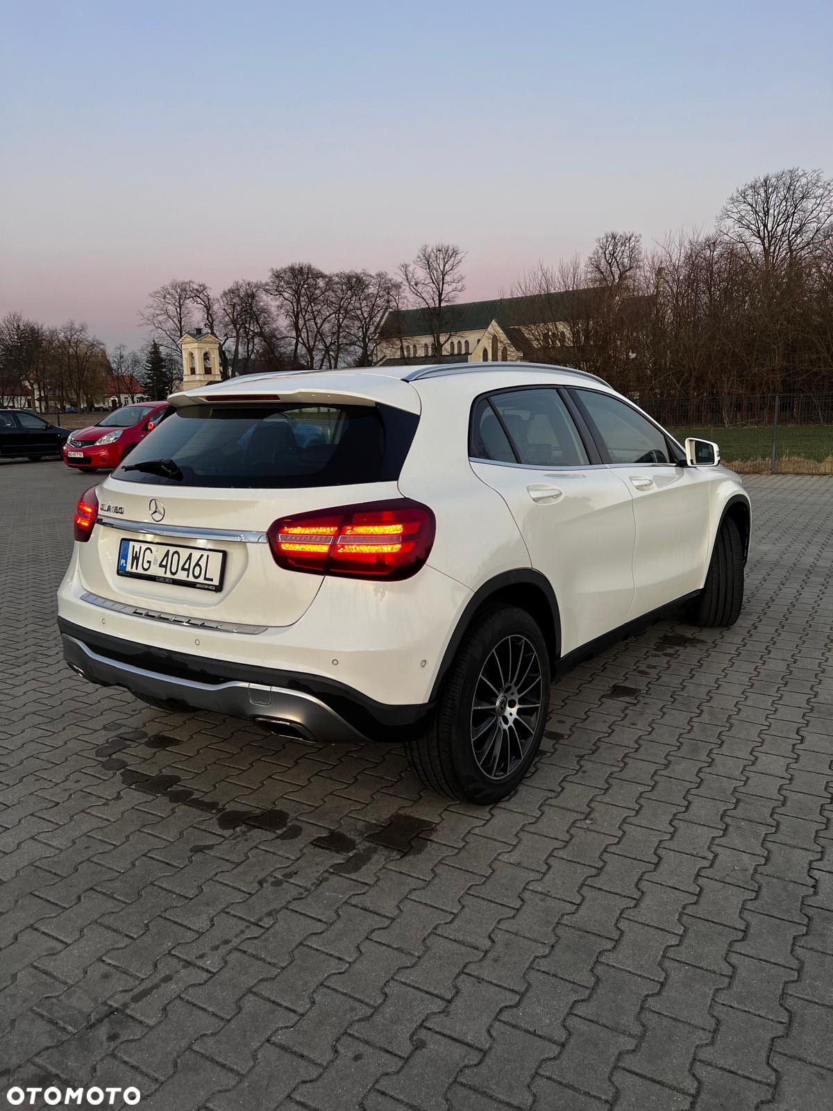 Mercedes-Benz GLA 180 7G-DCT AMG Line - 3