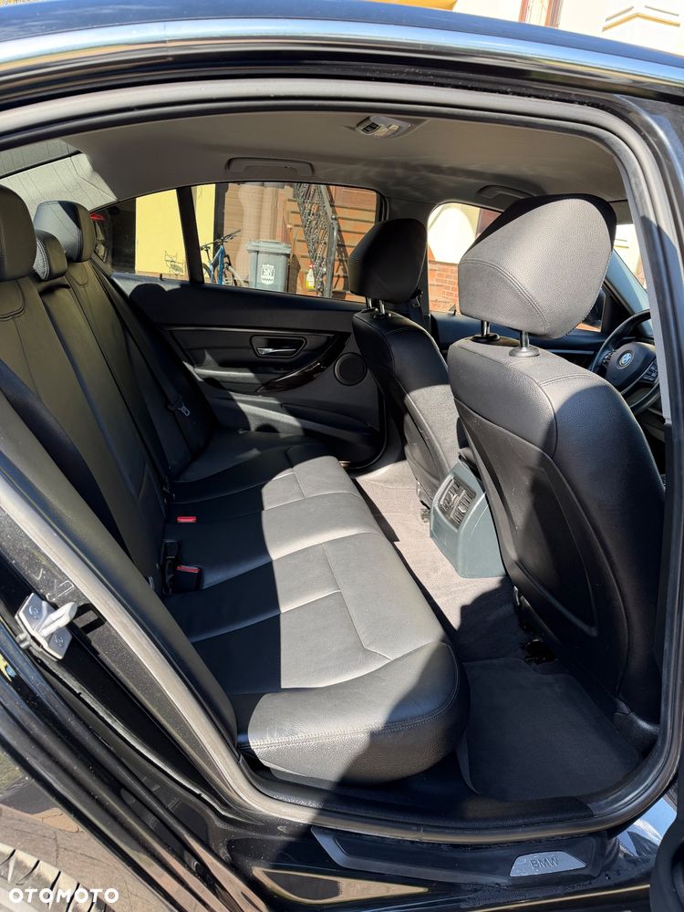 BMW Seria 3 320d Efficient Dynamic Edition Luxury Line - 26