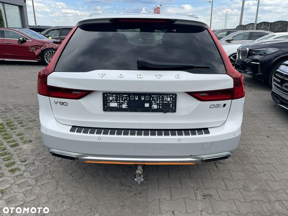 Volvo V90 Cross Country D5 AWD Ocean Race - 2
