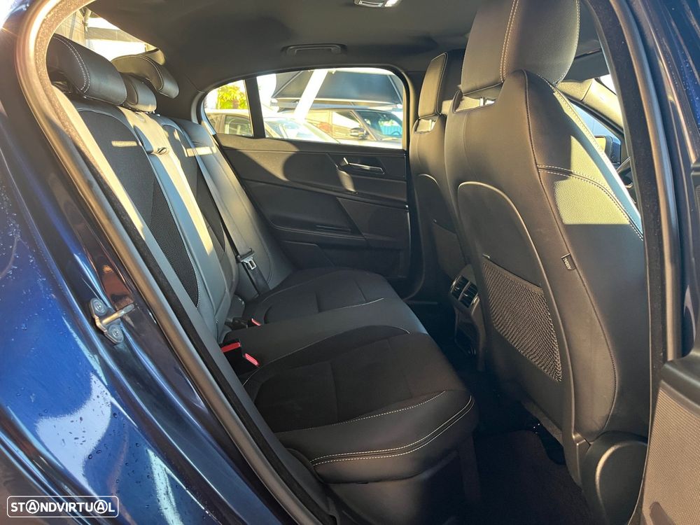 Jaguar XE 2.0 D R-Sport Aut. - 55