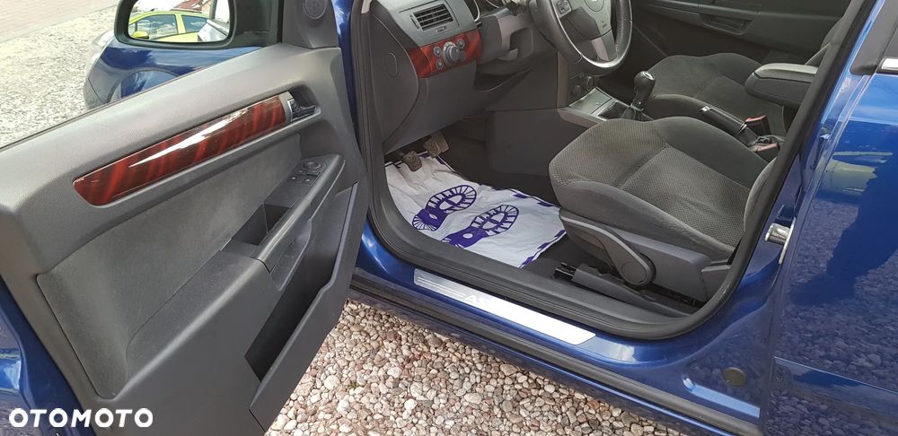 Opel Astra 1.6 NAVI - 17