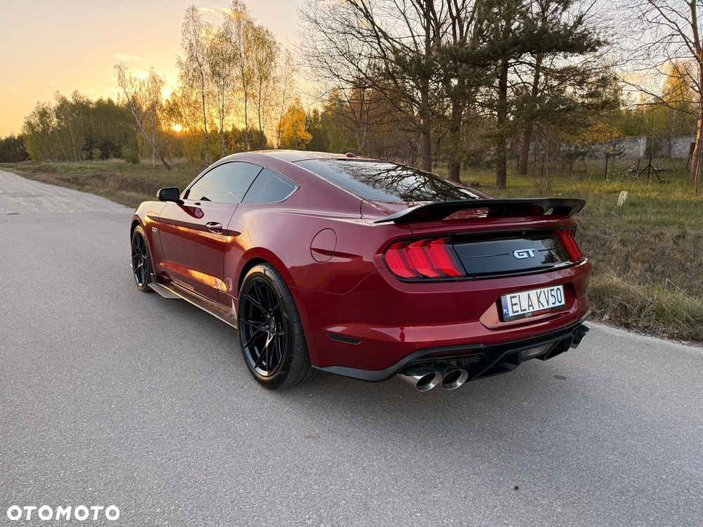 Ford Mustang - 4