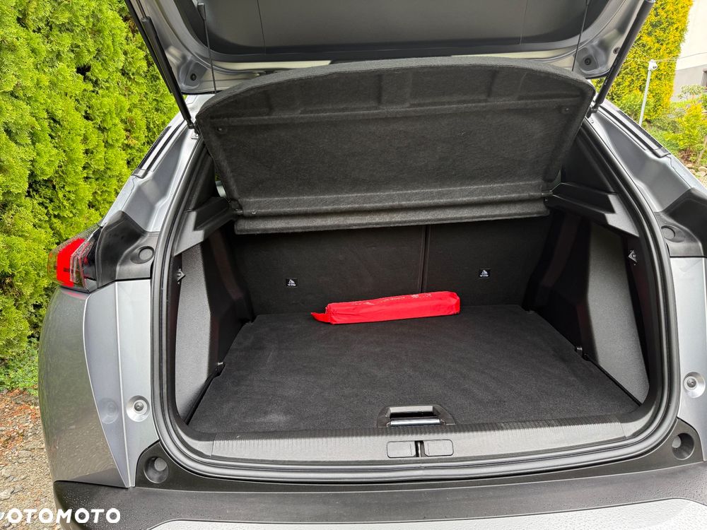 Peugeot 2008 BlueHDi 130 Allure S&S EAT8 - 17