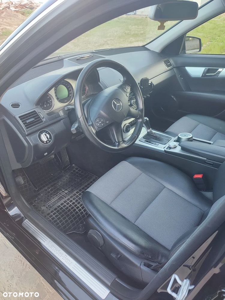 Mercedes-Benz Klasa C 320 CDI 7G-TRONIC Avantgarde - 13