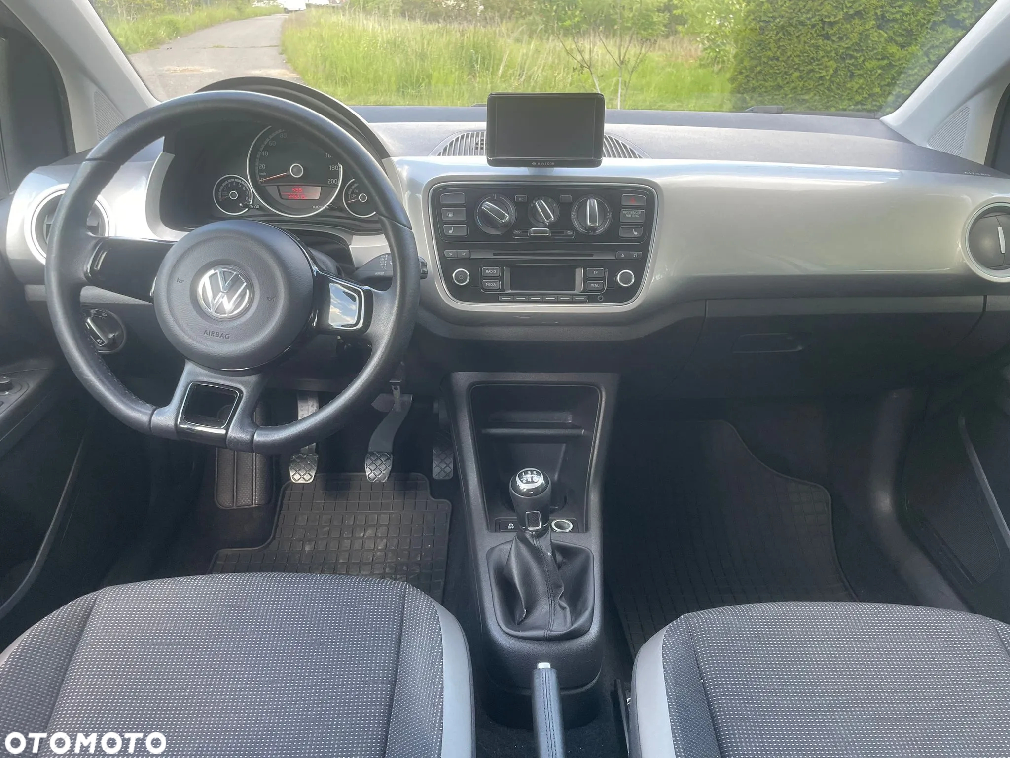 Volkswagen up! - 8