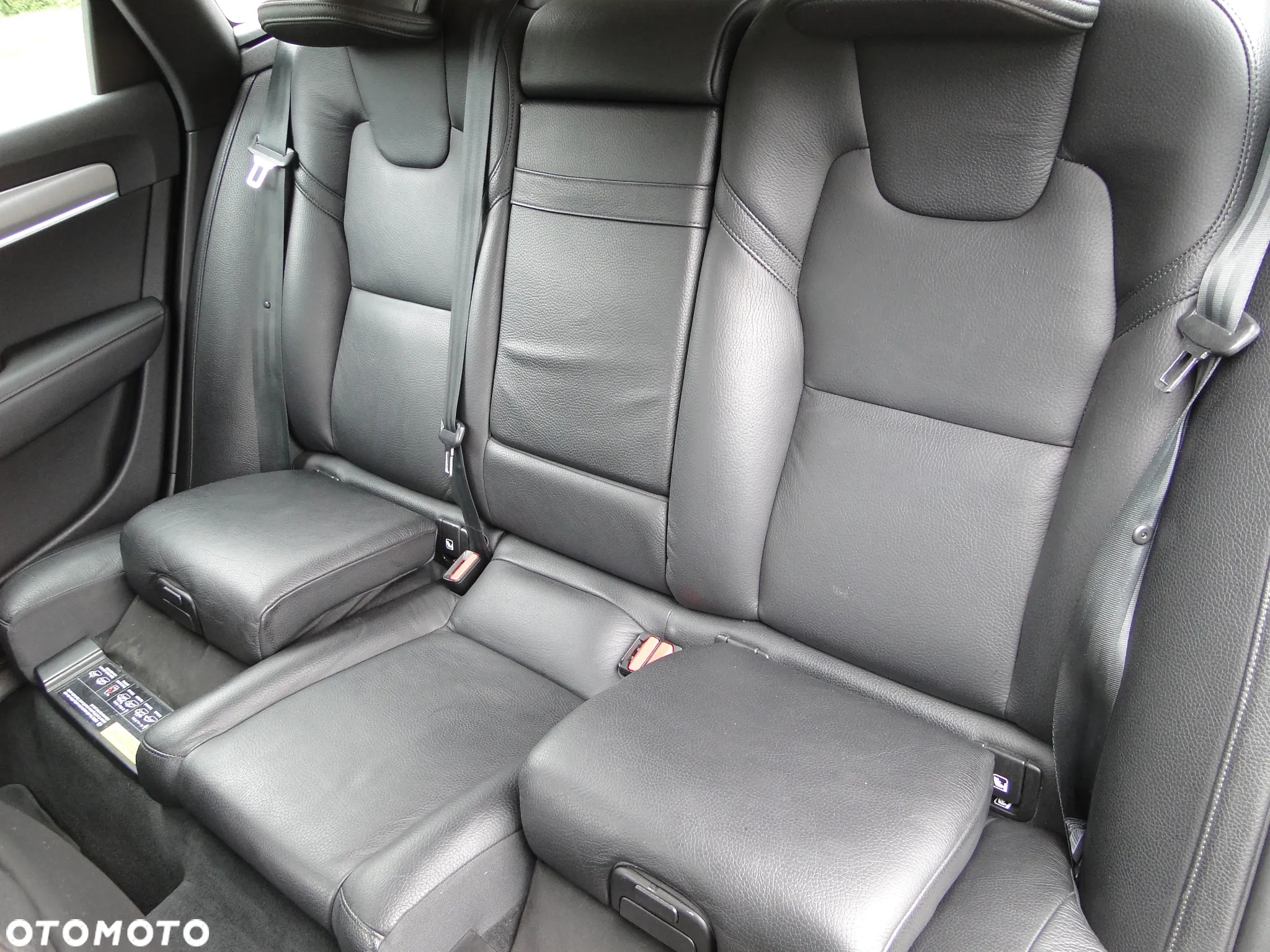 Volvo V90 D4 Momentum Pro - 15