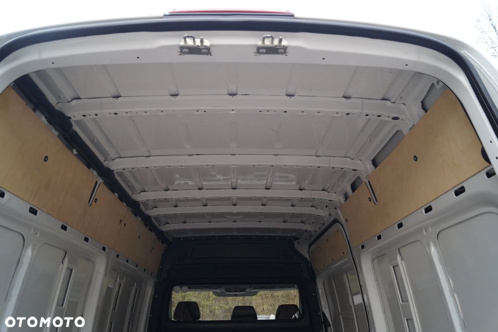 Volkswagen Crafter - 22