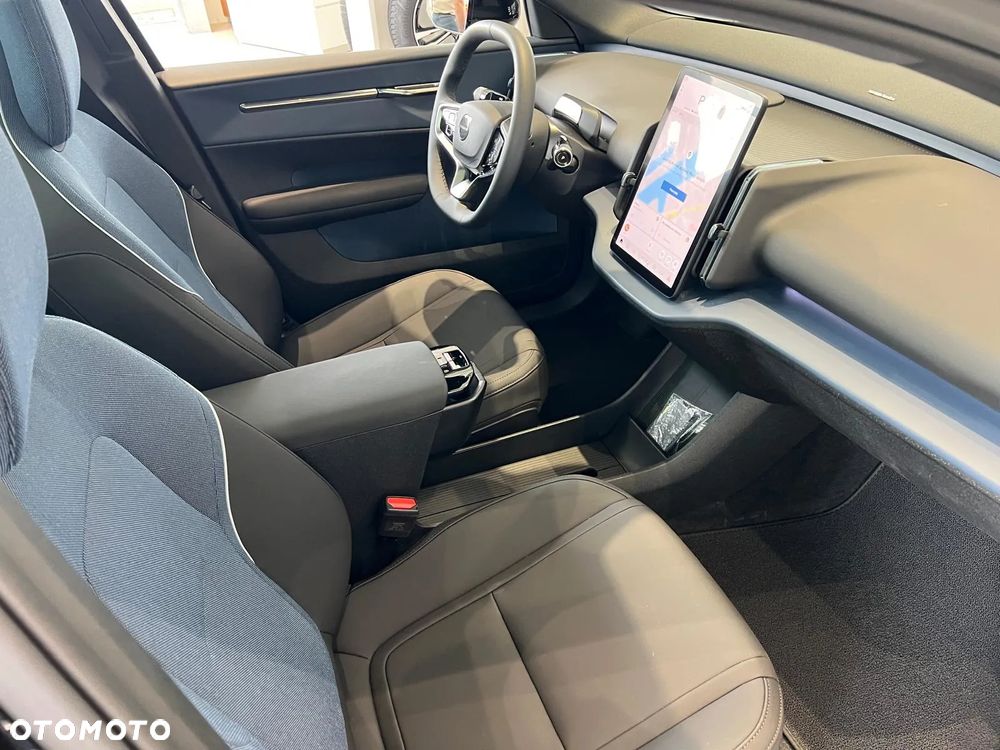 Volvo EX30 Twin Motor Performance AWD Ultra - 16