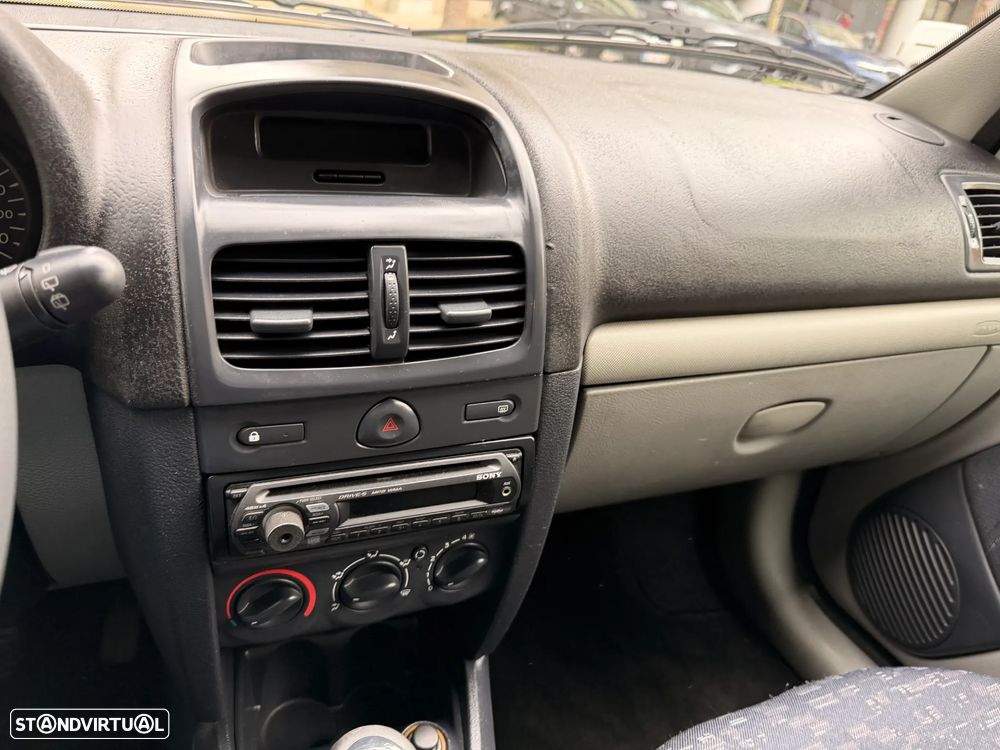 Renault Clio 1.2 16V Extreme - 25