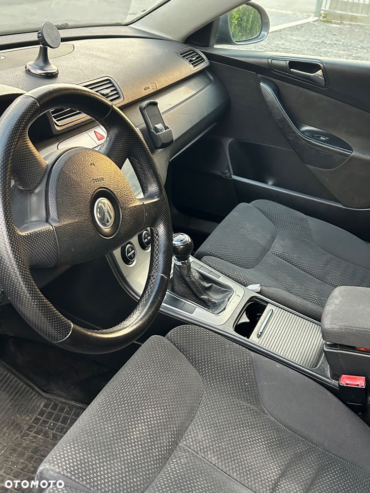 Volkswagen Passat 2.0 TDI Comfortline - 10