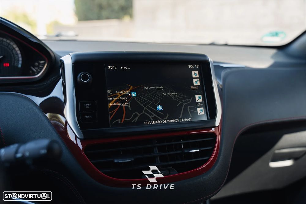 Peugeot 208 GTI 200 THP - 17