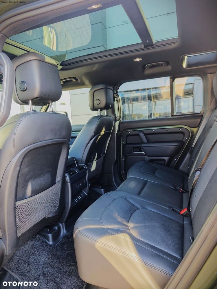 Land Rover Defender - 17