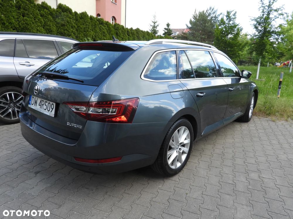 Skoda Superb 1.8 TSI Ambition DSG - 5