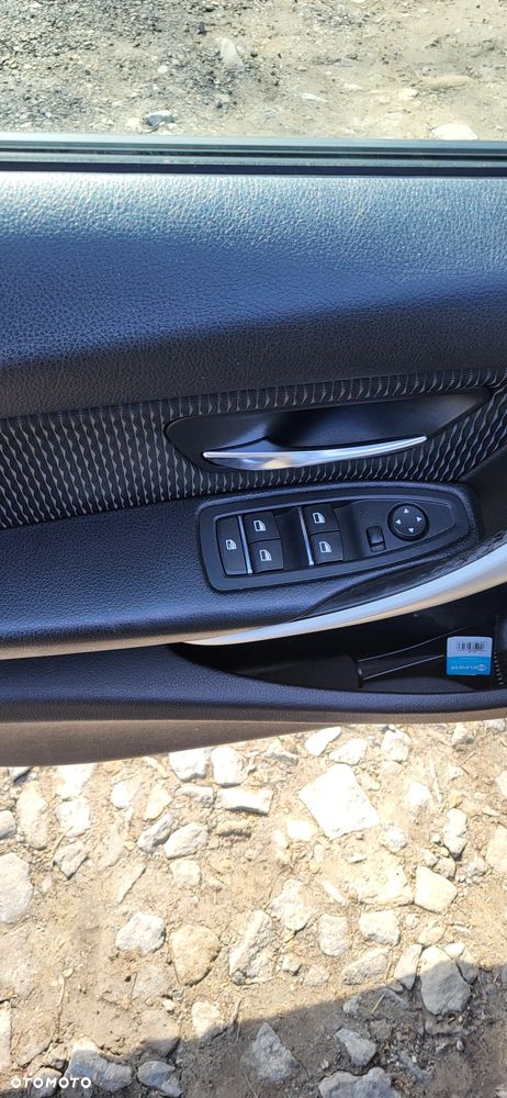 BMW Seria 3 318i - 11