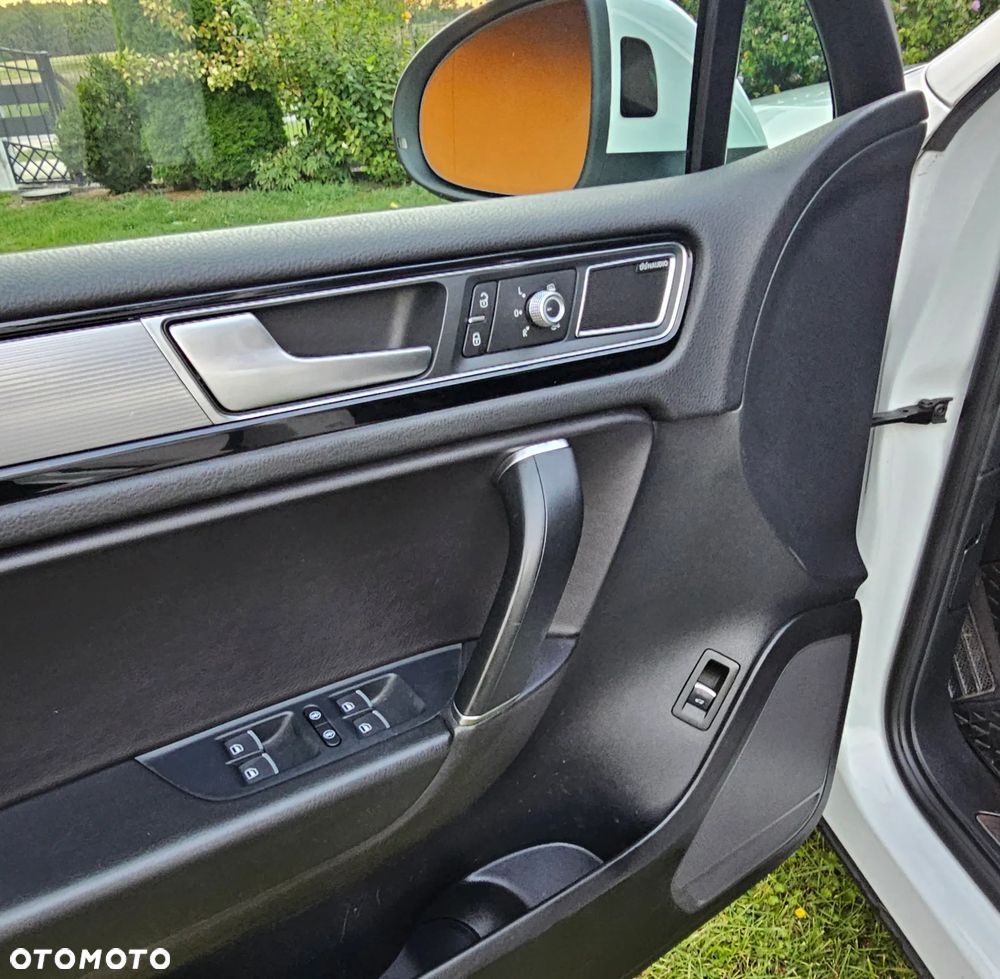 Volkswagen Touareg 3.0 V6 TDI BMT Perfectline R-Style - 8