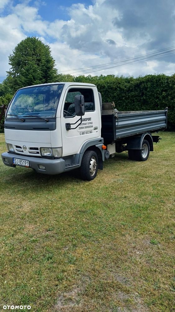 Nissan Cabstar - 1