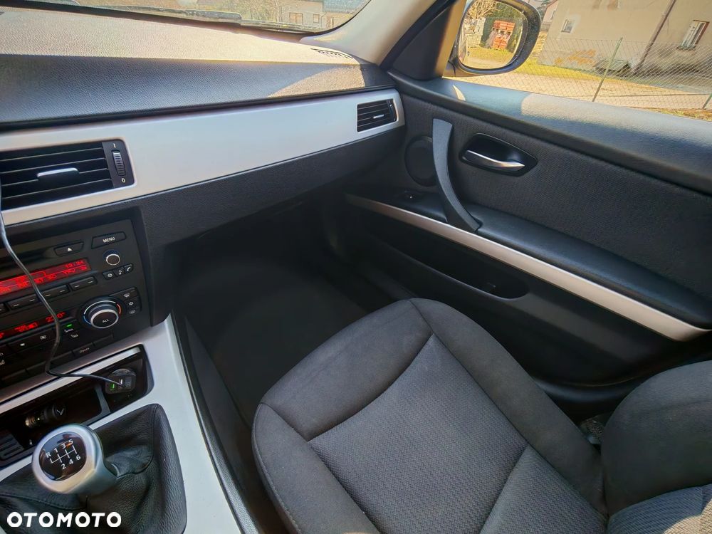 BMW Seria 3 318i Edition Lifestyle - 16