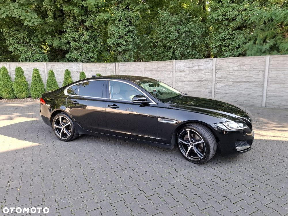 Jaguar XF 2.0 T Portfolio - 6