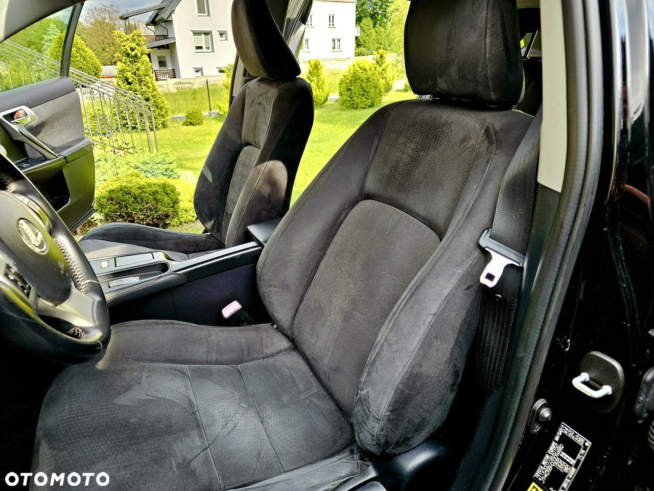Lexus CT - 9