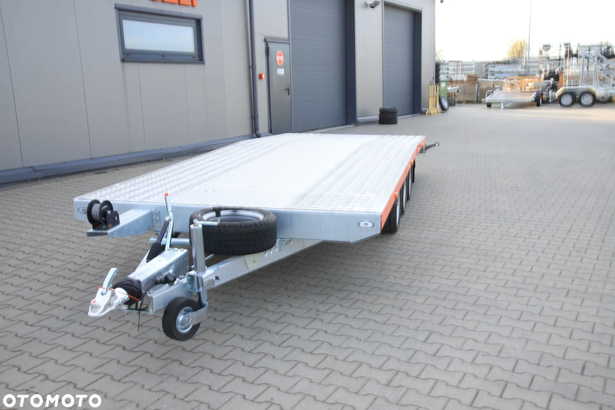 Niewiadów Jupiter kolorowa blenda 5.5x2.1 wypełnienie alu ryfel 3 osie koła 195R13C DMC 3500 kg - 16