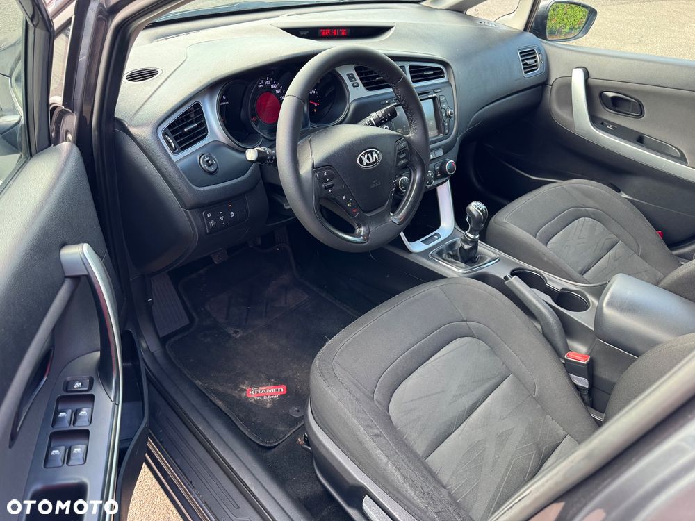 Kia Ceed 1.6 CRDi 128 ISG Fifa World Cup Edition - 19