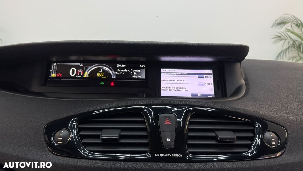 Renault Grand Scenic - 23