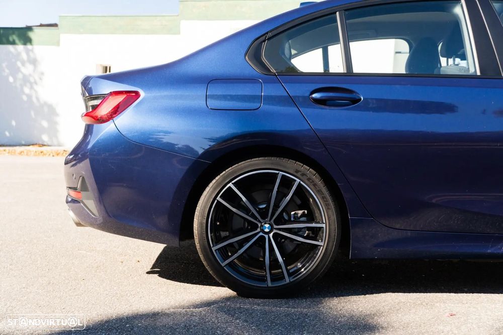 BMW 330 e Line Luxury Auto - 34