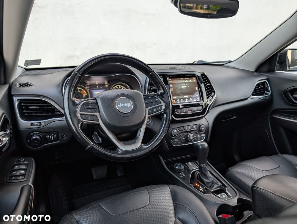 Jeep Cherokee - 18