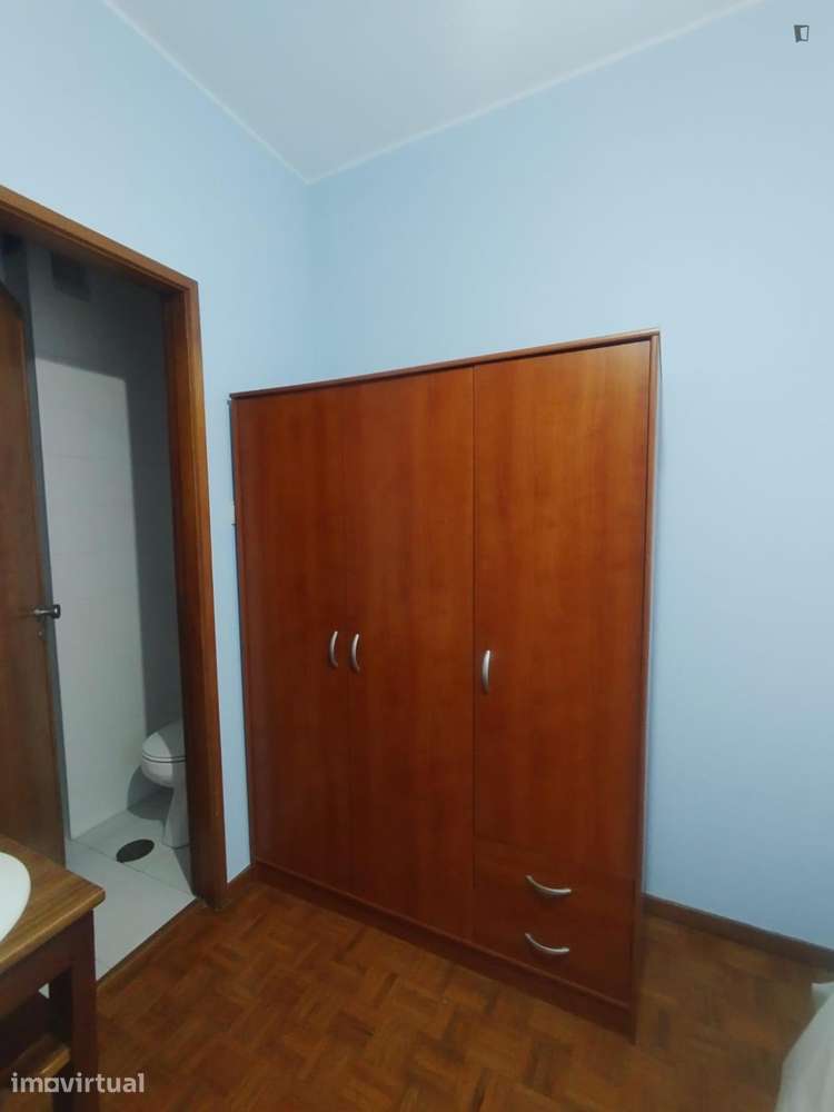 Quarto - localizado em Campanhã Porto - Grande imagem: 4/5