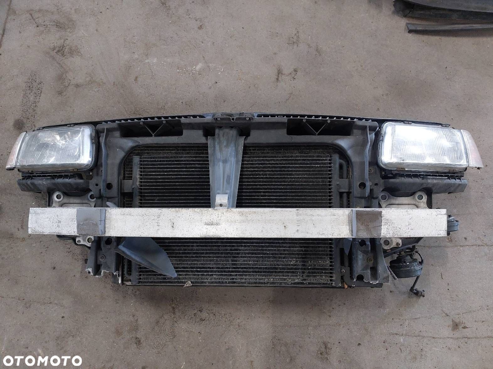 PAS PRZEDNI WZMOCNIENIE CZOŁOWE + CHŁODNICE + LAMPY AUDI A3 8L 1.8 T - 1