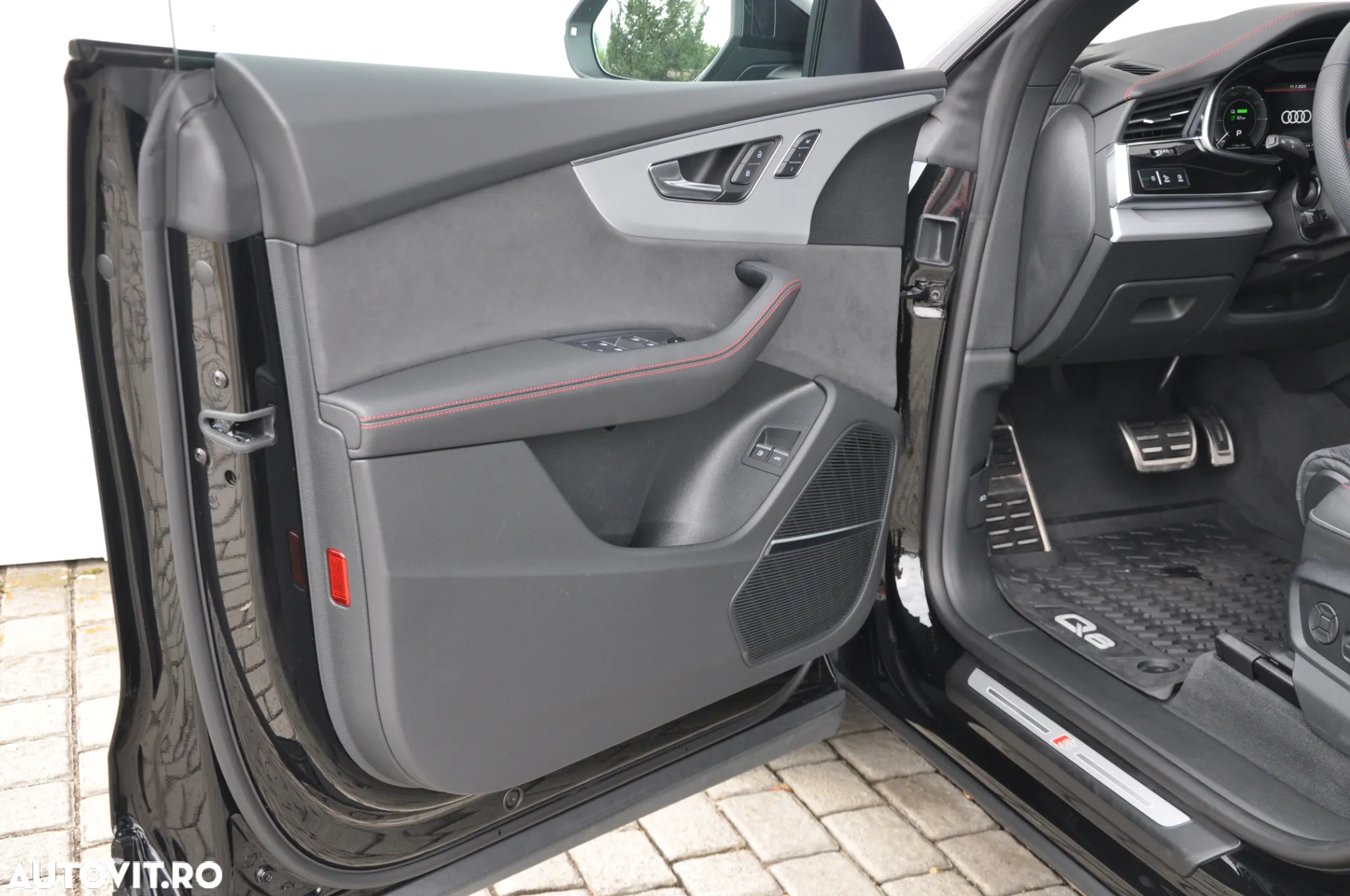 Audi Q8 55 TFSI e quattro Tiptronic PHEV - 11