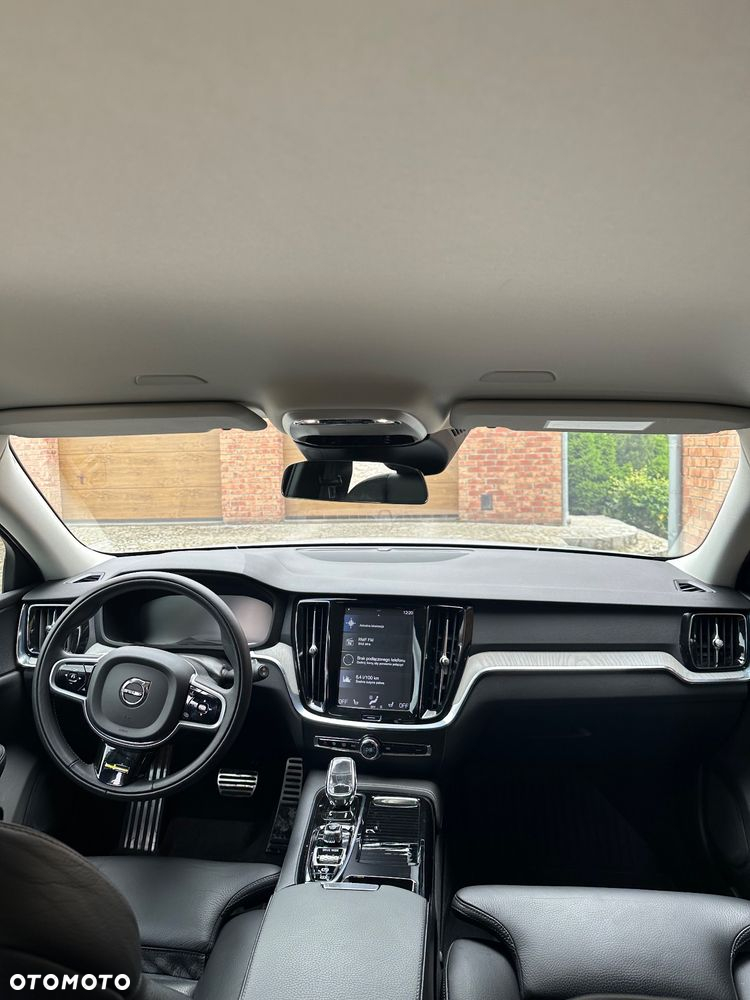 Volvo V60 T8 AWD Plug-In Hybrid Inscription - 10