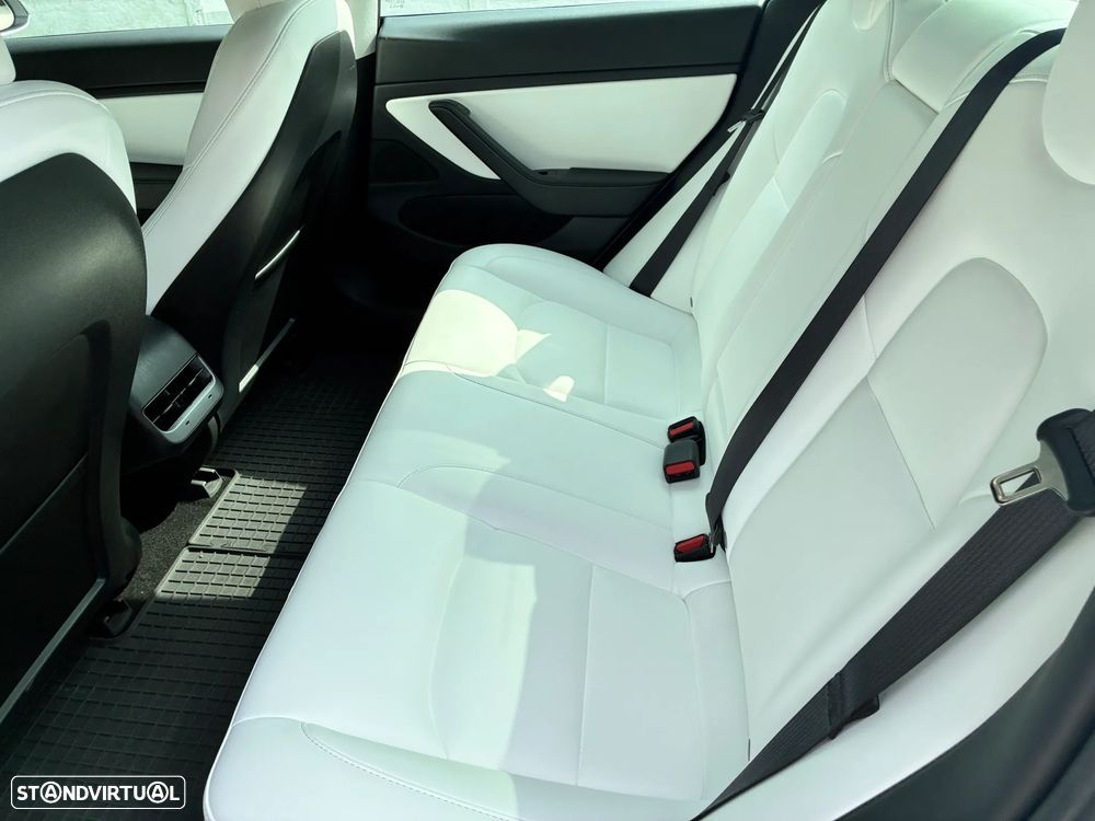 Tesla Model 3 Standard Range Plus RWD - 4