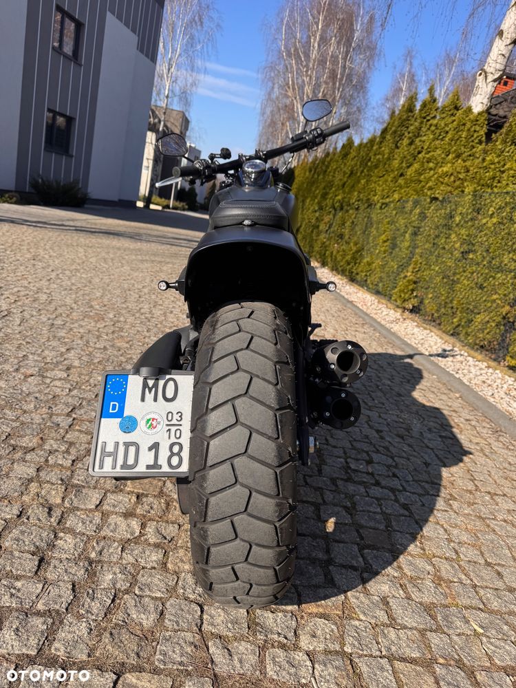 Harley-Davidson Dyna Fat Bob - 30