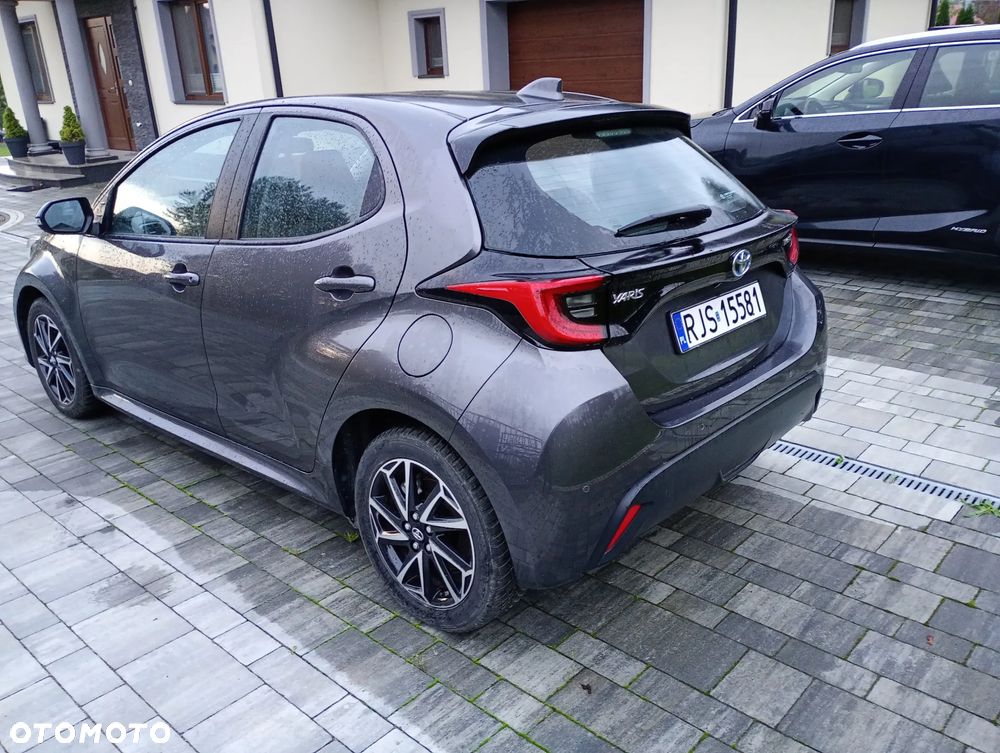 Toyota Yaris Hybrid 1.5 Executive - 3