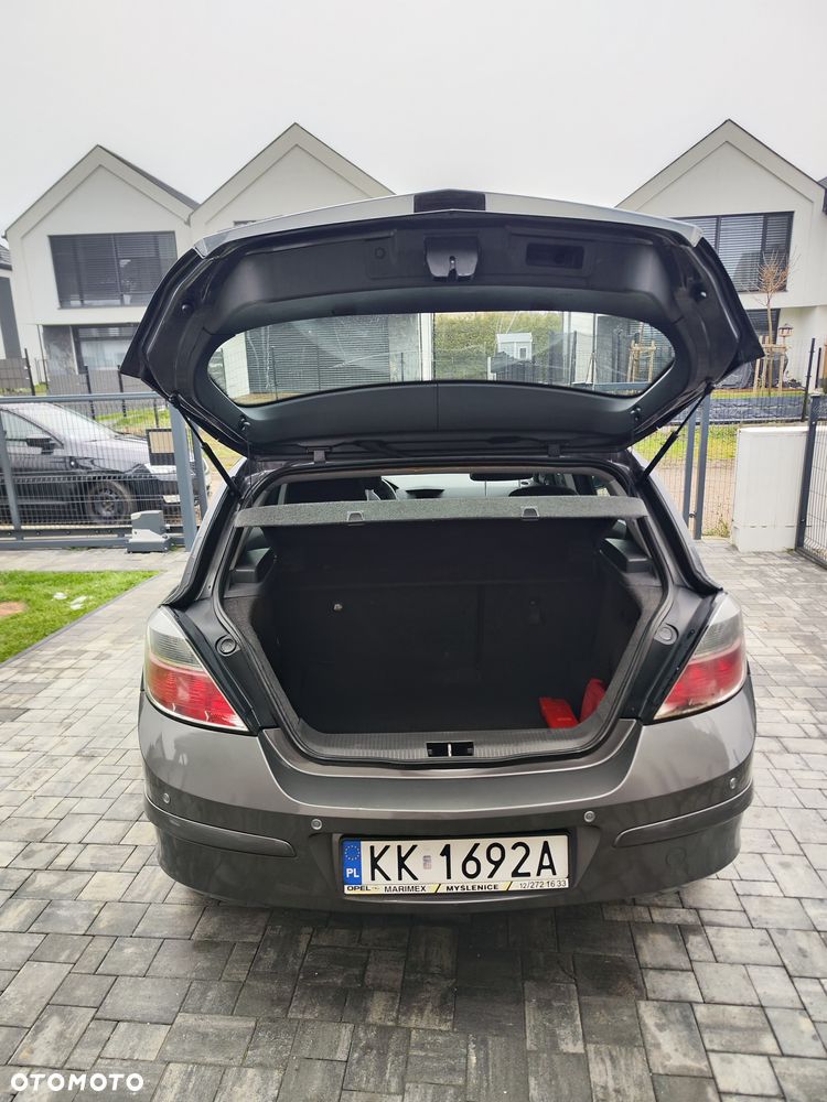 Opel Astra 1.6 - 9