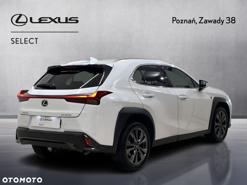 Lexus UX 300h F Sport Design - 2