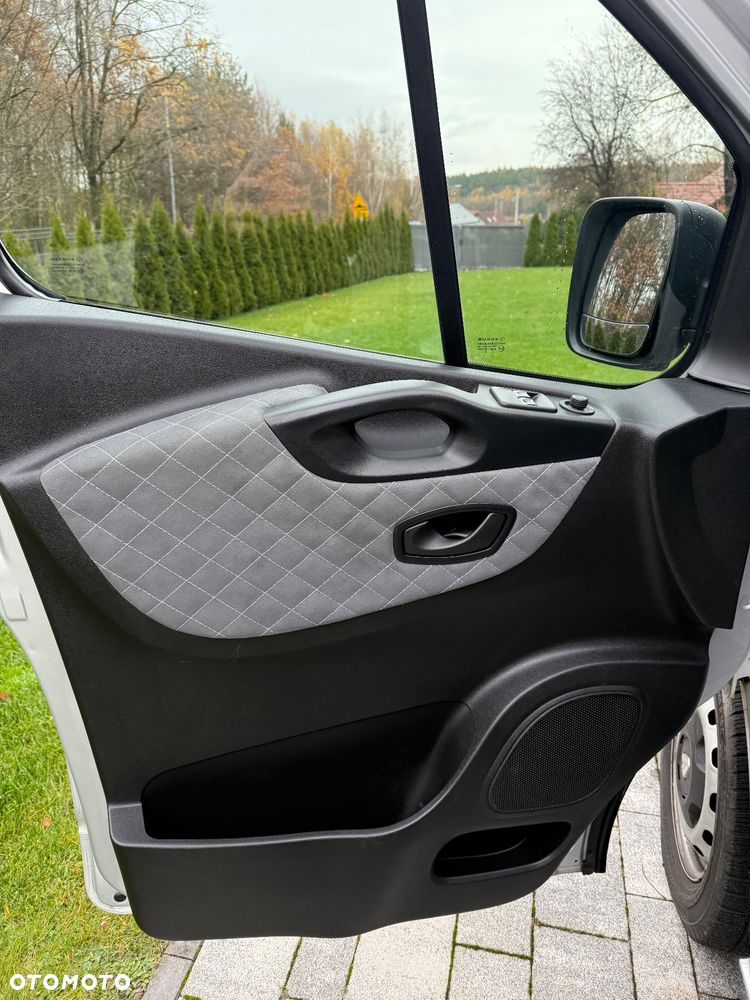 Renault TRAFIC CAMPER VAN - 12